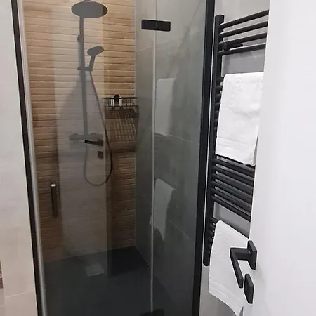 Lux 303 *