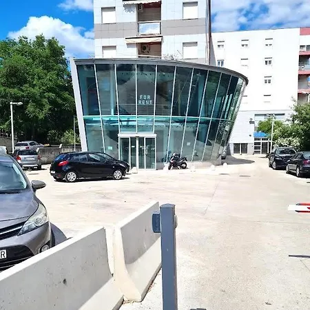 Lux 303 Apartment *