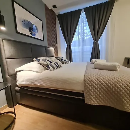 Apartmán Lux 303 *